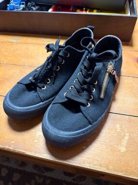 Taxi brand Women's Black Canvas Zip-Accent Sneakers